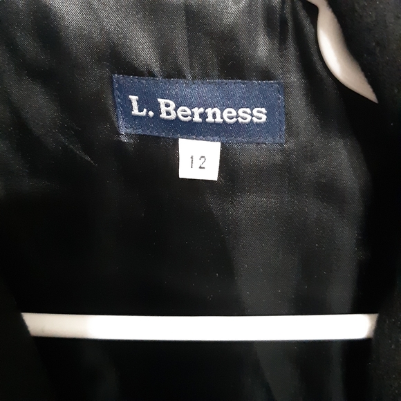 womans jacket - Picture 3 of 4